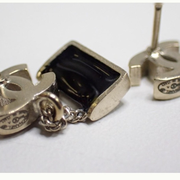 Chanel Black Enamel Bag Dangle Earrings with Pearl Accent Authentic Vintage - Picture 5 of 10